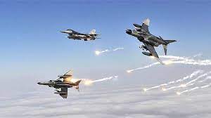 قوات صنعاء يعلنون استهداف الرياض ومواقع سعودية اخرى بــ 25 طائرة مسيرة وعشرات الصواريخ الباليستية  ..( الاماكن المستهدفة)