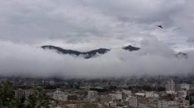فلكي يمني شهير يكشف عن المحافظات اليمنية التي تشهد أمطار غزيرة خلال الساعات القليلة القادمة