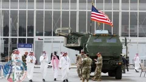 رويترز : إدارة بايدن تناقش احتمال بيع أسلحة هجومية للسعودية