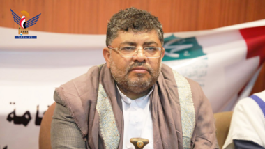 الحوثي يعزي محافظ صنعاء ..