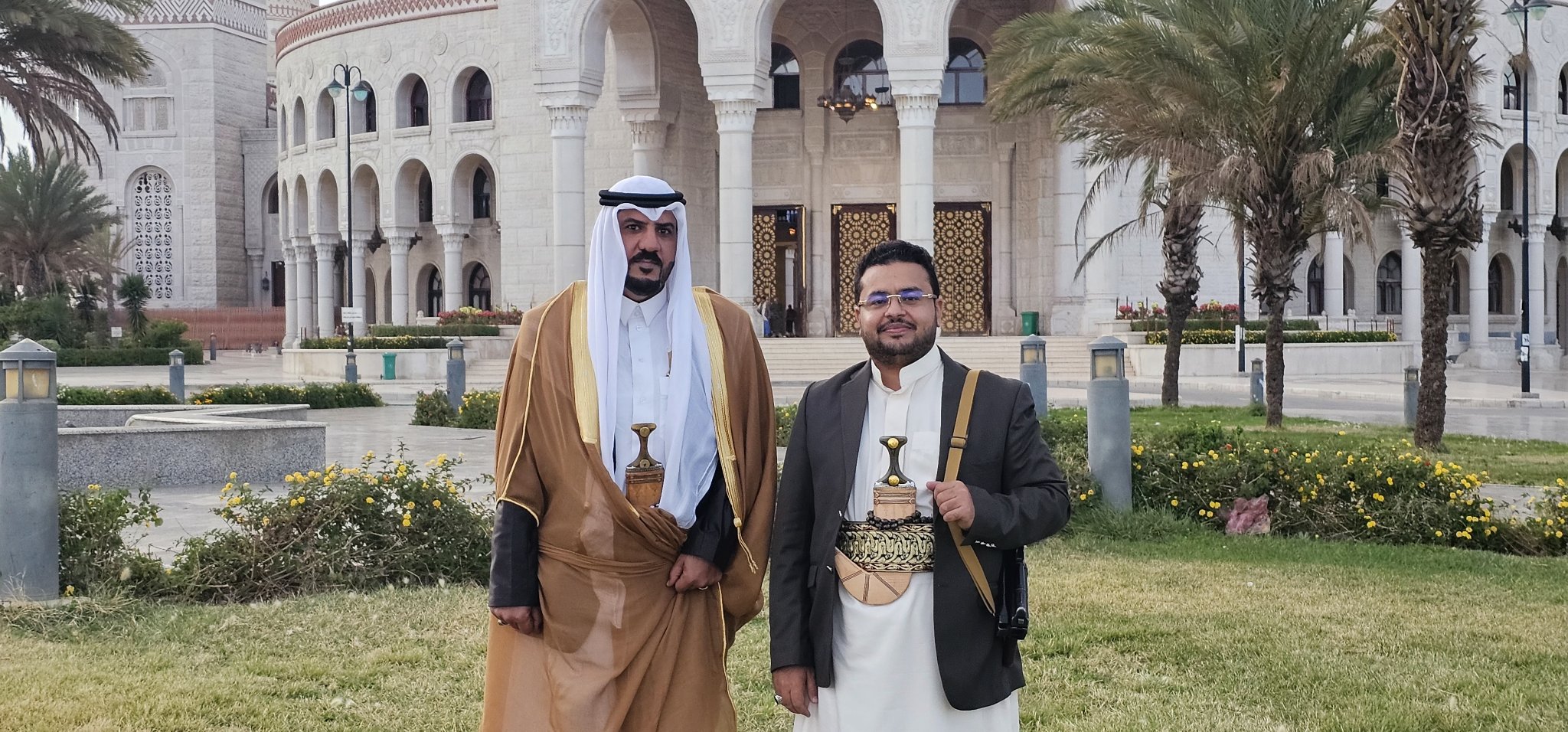 المعارض السعودي الشيخ نادر مطلق الشمري يصل صنعاء .. صور