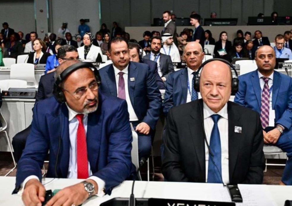 فضيحة مخزية .. الزبيدي يزاحم العليمي في كرسي تمثيل اليمن بمؤتمر المناخ