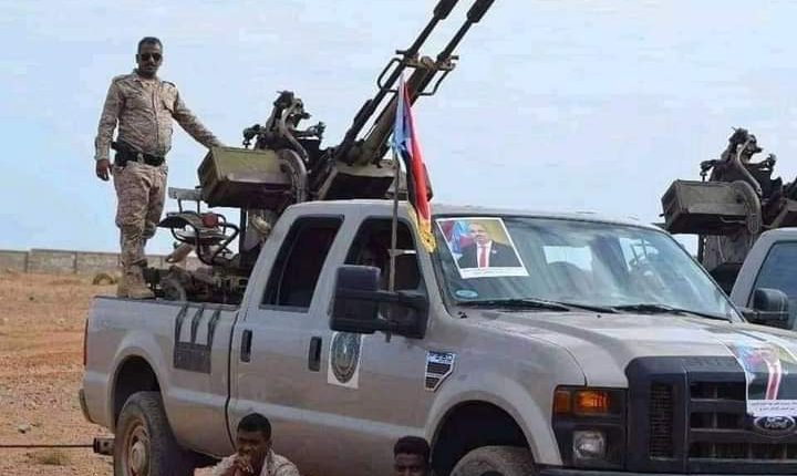 الإصلاح يتجه عسكريا نحو سواحل باب المندب والإمارات تحشد قواتها إلى خور عميرة ..