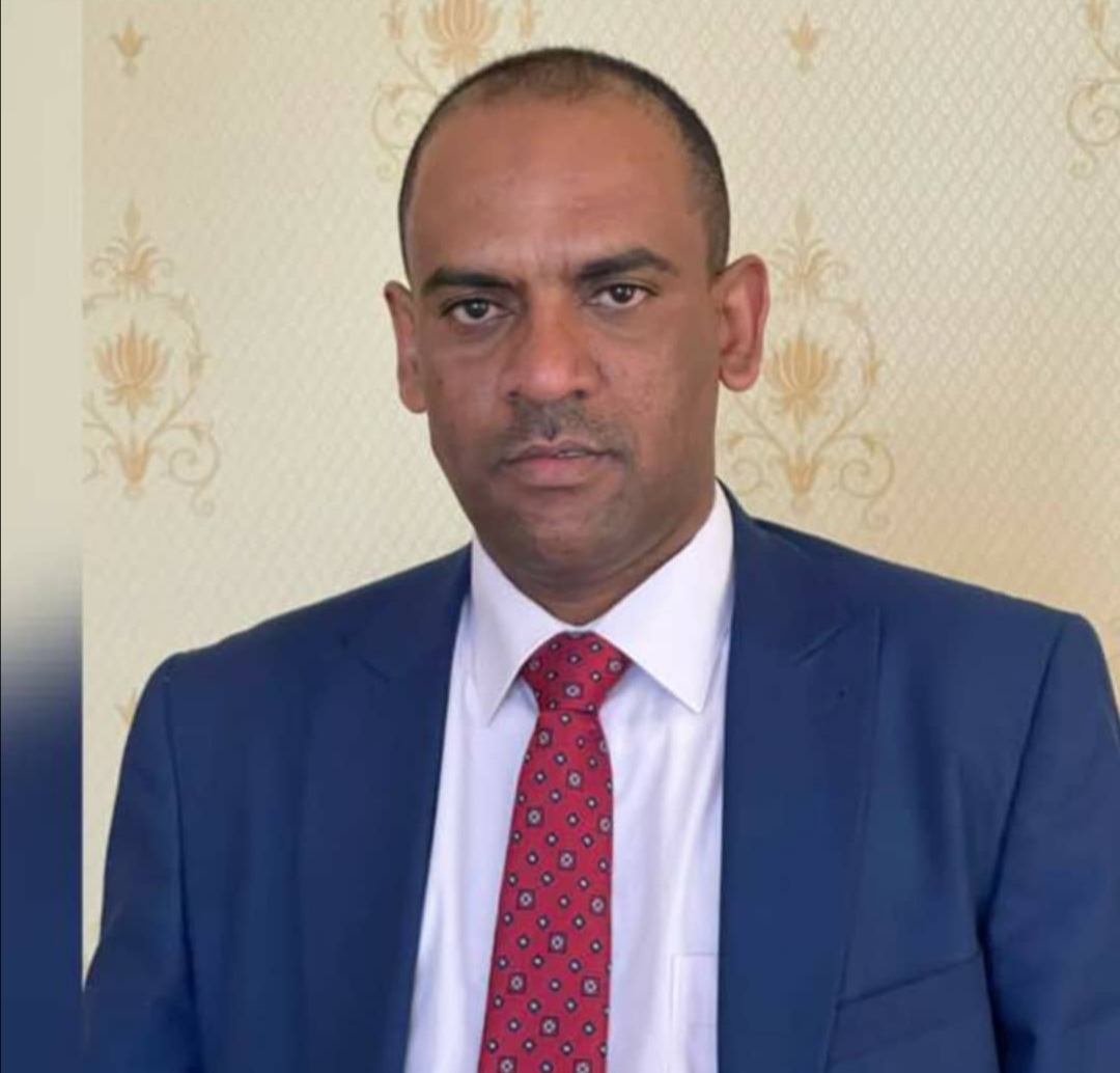 محافظ سقطرى اللواء هاشم بن عايود يتكفل  بتوفير سكن طلابي لطلاب سقطرى الدارسين في صنعاء