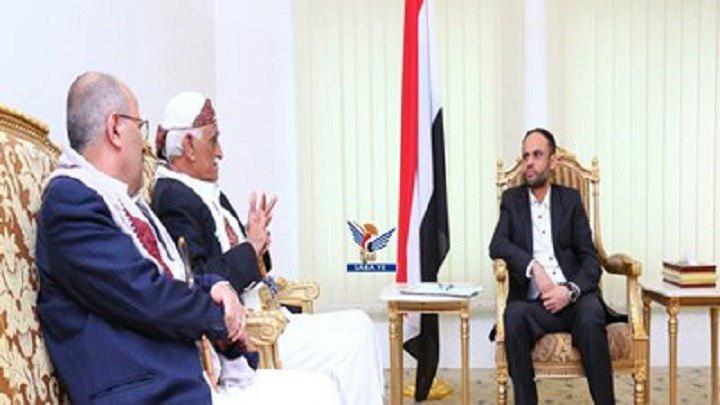 الرئيس المشاط يُناقش سير العمليات العسكرية في المنطقة الثالثة