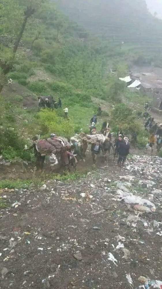 شاهد بالصور .. انهيار منزل على روؤس ساكنية ووفاة الأسرة كاملة بحجه .. الأسماء