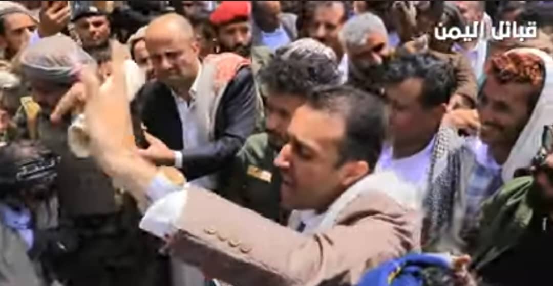 بعد يوم من المناشدة وقبل يومين من الاعدام المراغة النقيب محمد الزلب ينجح في اعتاق رقبة سجينه وسجين من محافظة ريمة