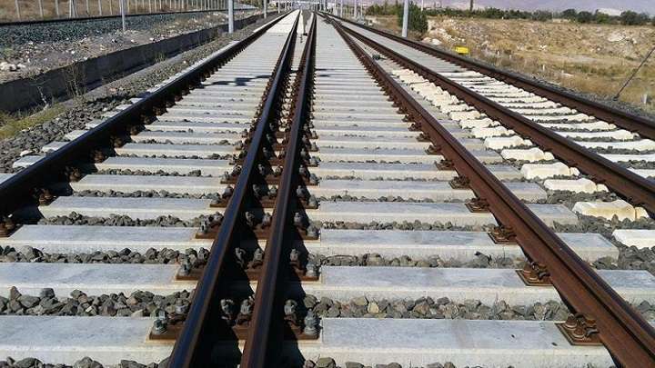 شاهد مشروع لربط إيران وسوريا والعراق بخطوط سكك حديدية