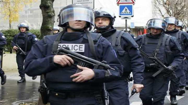 طعنا بالسكين .. مقتل أربعة من الشرطة الفرنسية في هجوم بمقر شرطة باريس...