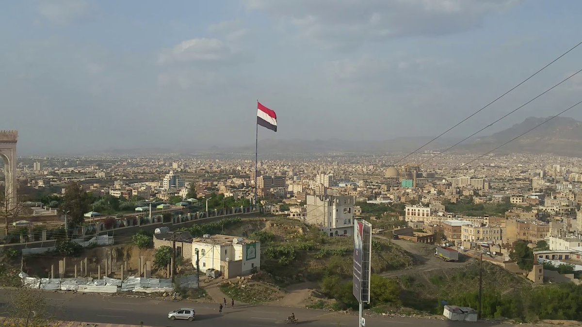 قيادي بارز في حكومة صنعاء يضع خيارين لطارق عفاش وعيدروس والعرادة والمحرمي في حال فجرت امريكا الجبهات الداخلية في اليمن