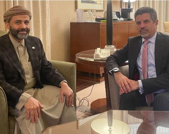 القيادي الإخواني حميد الأحمر يعقد صفقة مع الإدارة  الأمريكية تضمنت من الأول تقديم هذه الخدمة وهذا هو المقابل وصنعاء تحذر
