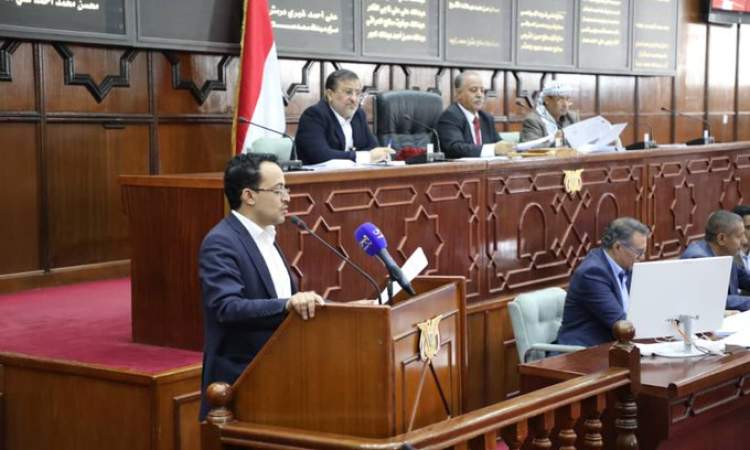 وزير المالية بحكومة صنعاء يكشف معلومات جديدة عن المشمولين بقانون صرف المرتبات وعددهم (تفاصيل)