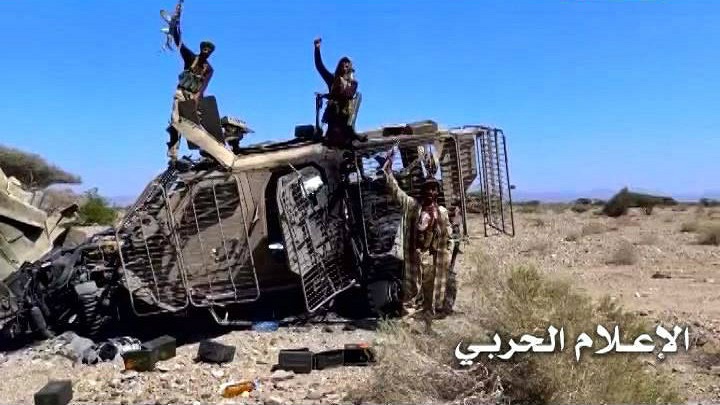 تدمير مدرعة تابعة للغزاة والمرتزقة في جبهة الساحل الغربي