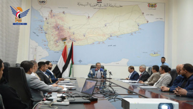 وزير النقل بحكومة صنعاء يوجة رسالة هامة لشركات الشحن العالمية