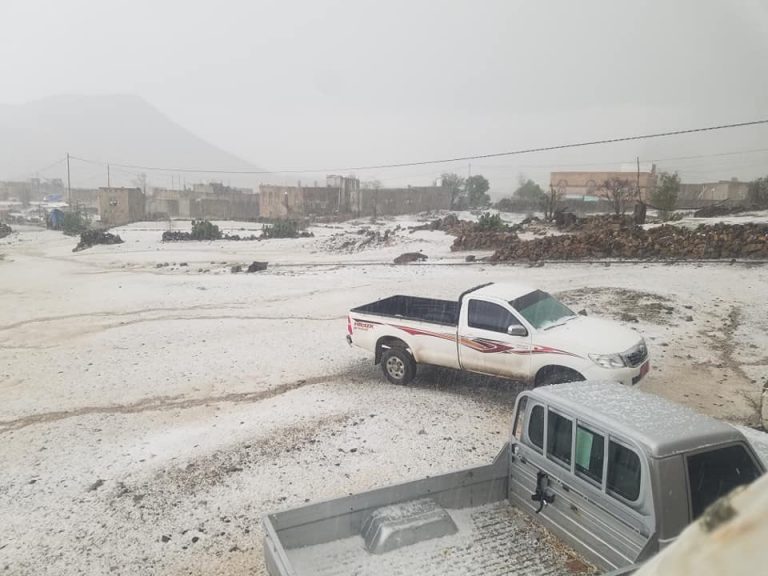 شاهد بالصور .. هذا ماحدث قبل ساعات من الآن جنوب العاصمة صنعاء وآثار مواقع التواصل الاجتماعي