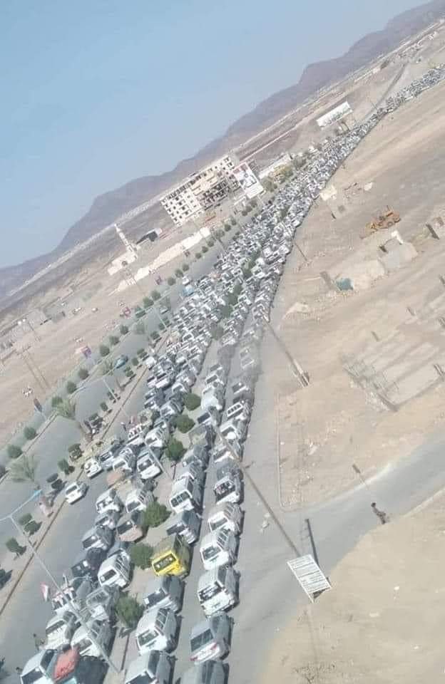 عاجل .. مصادر تكشف عن ازمة وقود غير مسبوقه تشهدها العاصمة ... صور