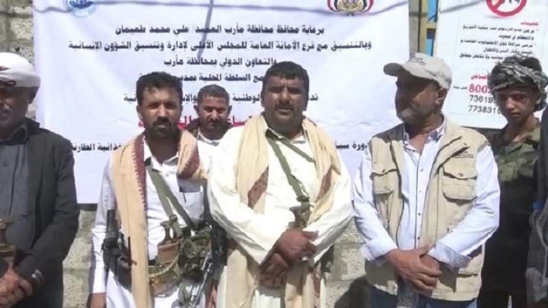 مأرب بعد التحرير .. طعيمان يدشن توزيع المساعدات الغذائية للأسر المستحقه في ماهليه ورحبه ...