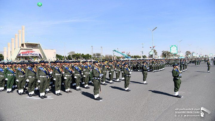 بالصور : استعراض وحفل تخرج لدفعة من كلية الشرطة بالعاصمة صنعاء