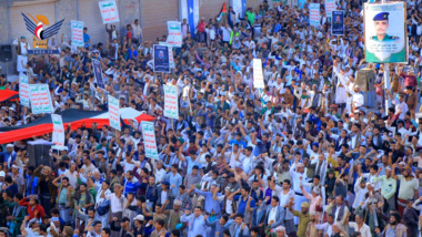 شاهد بالصور .. هذا ماحدث خلال الساعات القليلة الماضية في محافظة الحديدة وأبناءها يوجهون رسالة تحذيرية لكل المتربصين ويعلنون جهوزيتهم لمواجهة أي تهديدات أو تحركات مشبوهه