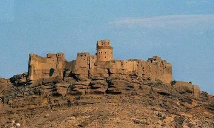 هذا ماعثر عليه أحد المزارعين اثناء إستصلاح أرضه بمحافظة صعدة والجهات المعنية تتحرك للمكان