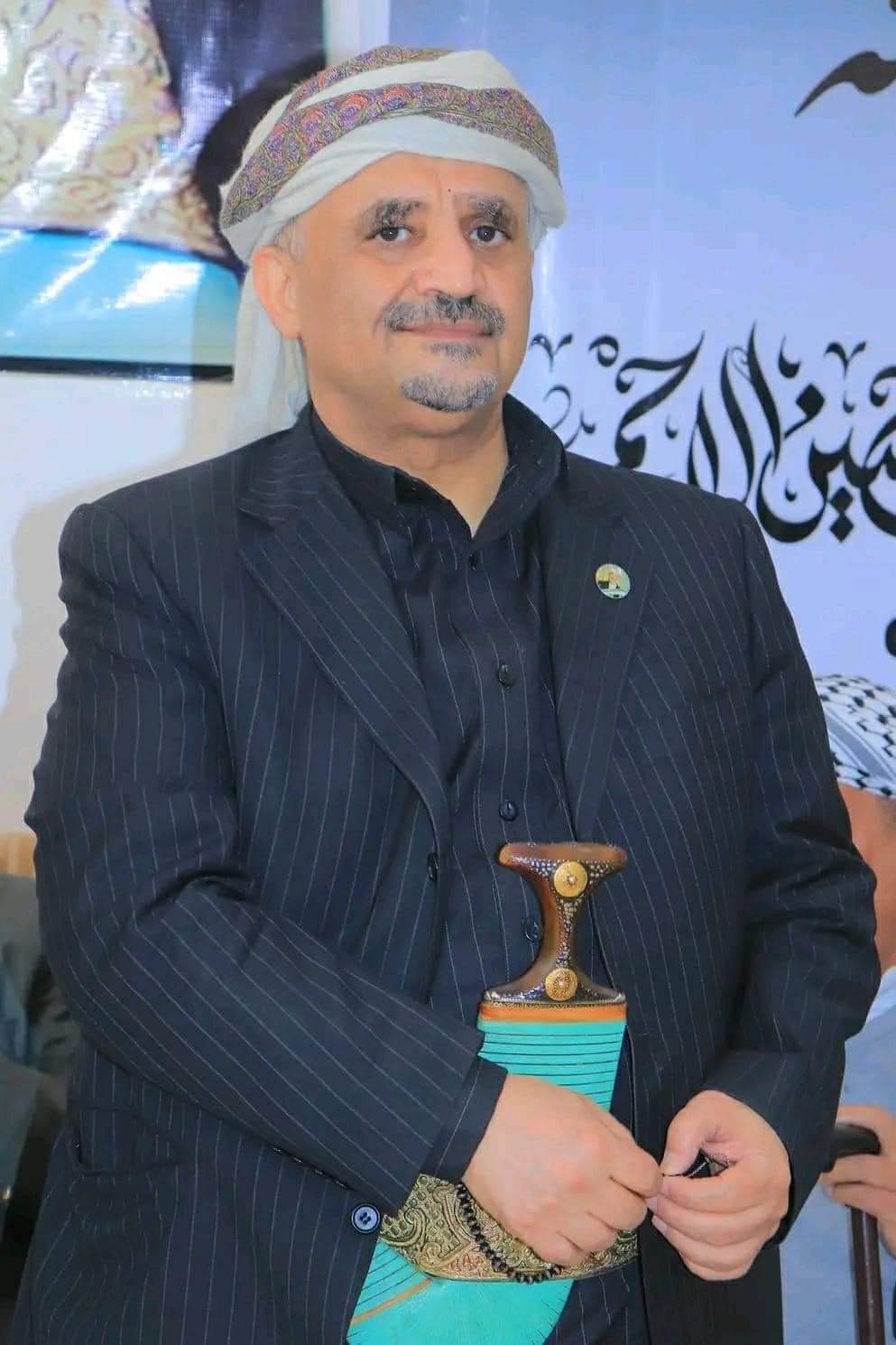 كما ورد .. قبائل حاشد يعينون شيخ مشايخ حاشد خلفا للفقيد صادق الاحمر ...( الاسم + الصوره )
