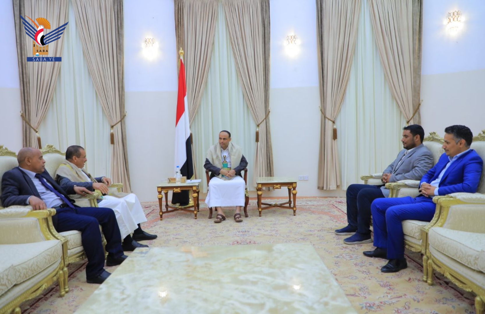 الرئيس المشاط في لقاء مع وزير النقل ورئيس الهيئة العامة للطيران المدني  يعلن عن خطوات ساره بخصوص فتح المطار والميناء بشكل كامل ..