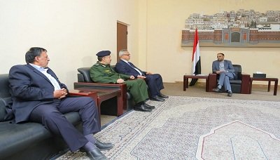 شاهد بالصورة وزير الداخلية الحوثي يؤدي اليمين الدستوريه أمام الرئيس المشاط