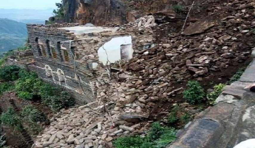 ريمة: وفاة 10 مواطنين وإصابة 6 اثر تهدم منازلهم جراء هطول الأمطاار وتدفق السيول 