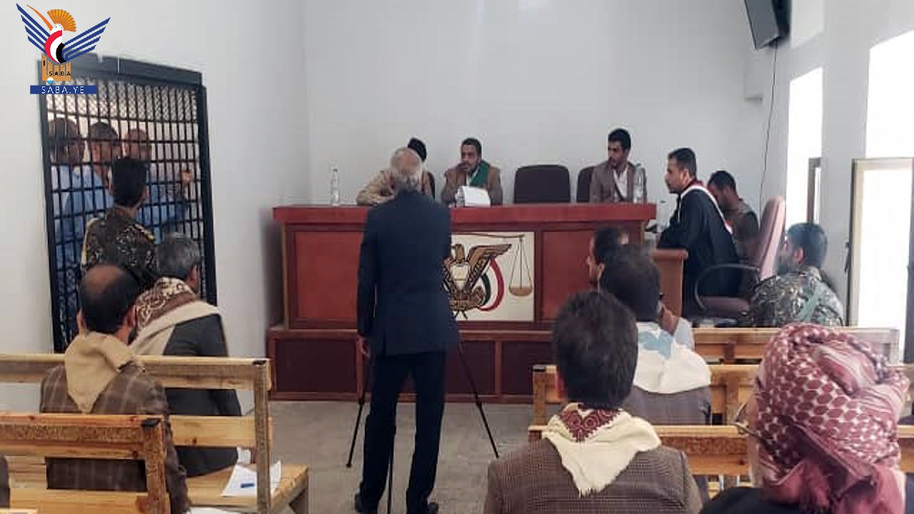بالصور ..  المحكمة الجزائية تبدأ محاكمة المتهمين باختطاف وقتل القاضي حمران وتقوم بأجرارات حاسمة ضد الفارين