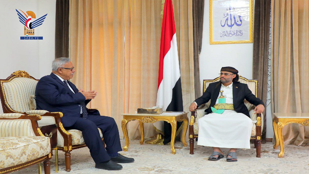 الرئيس المشاط يلتقي رئيس حكومة الإنقاذ ويشيد بالحضور والوعي الجماهيري في مسيرات الحصار حرب ...