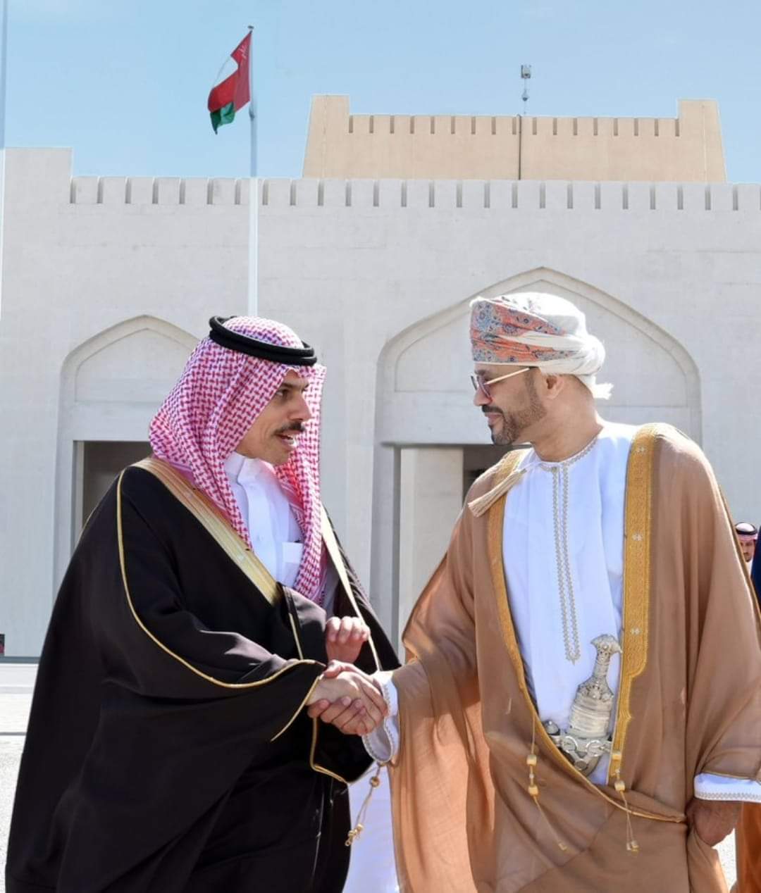سلطنة عمُان تعلن رسمياً خبر هام بشأن تمديد الهدنة وإنهاء الحرب في اليمن عقب التوصل إلى هذا الإتفاق!