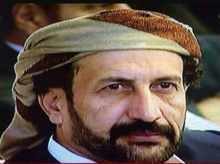 عدد كبير من مشائخ ووجهاء وأعيان قبيلة بكيل يتقدمهم الشيخ / سعيد محمد بن شاجع إتجهوا إلى منزل الشيخ الغادر لهذا السبب