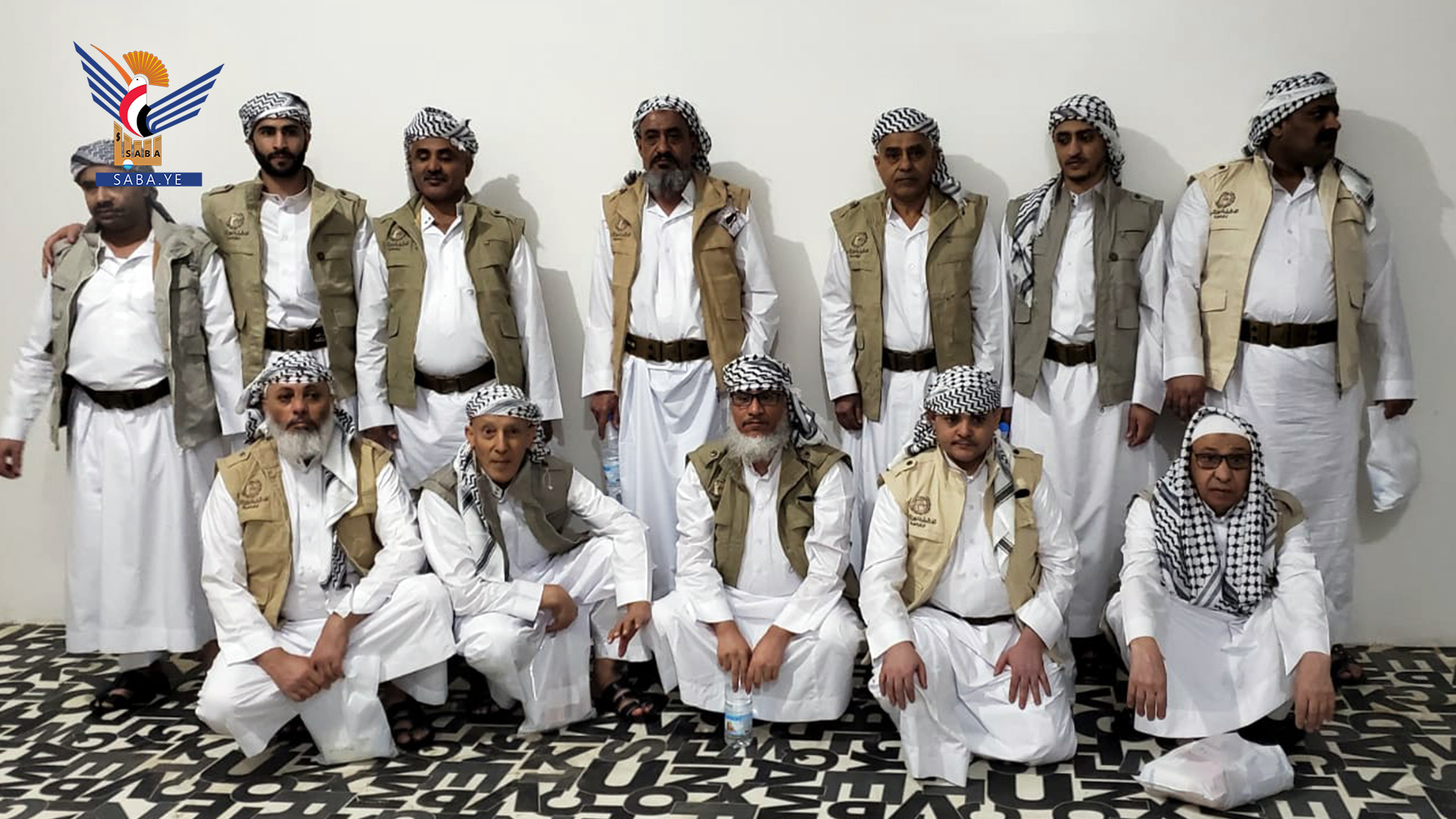 بالصور : المرتضى يعلن عن وصول عدد من الأسرى إلى مطار صنعاء الدولي ..
