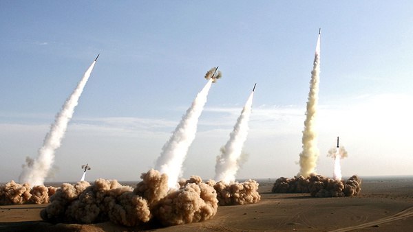 دفعة من الصواريخ البالستية تستهدف قواعد عسكرية بعمق أراضي العدو السعودي