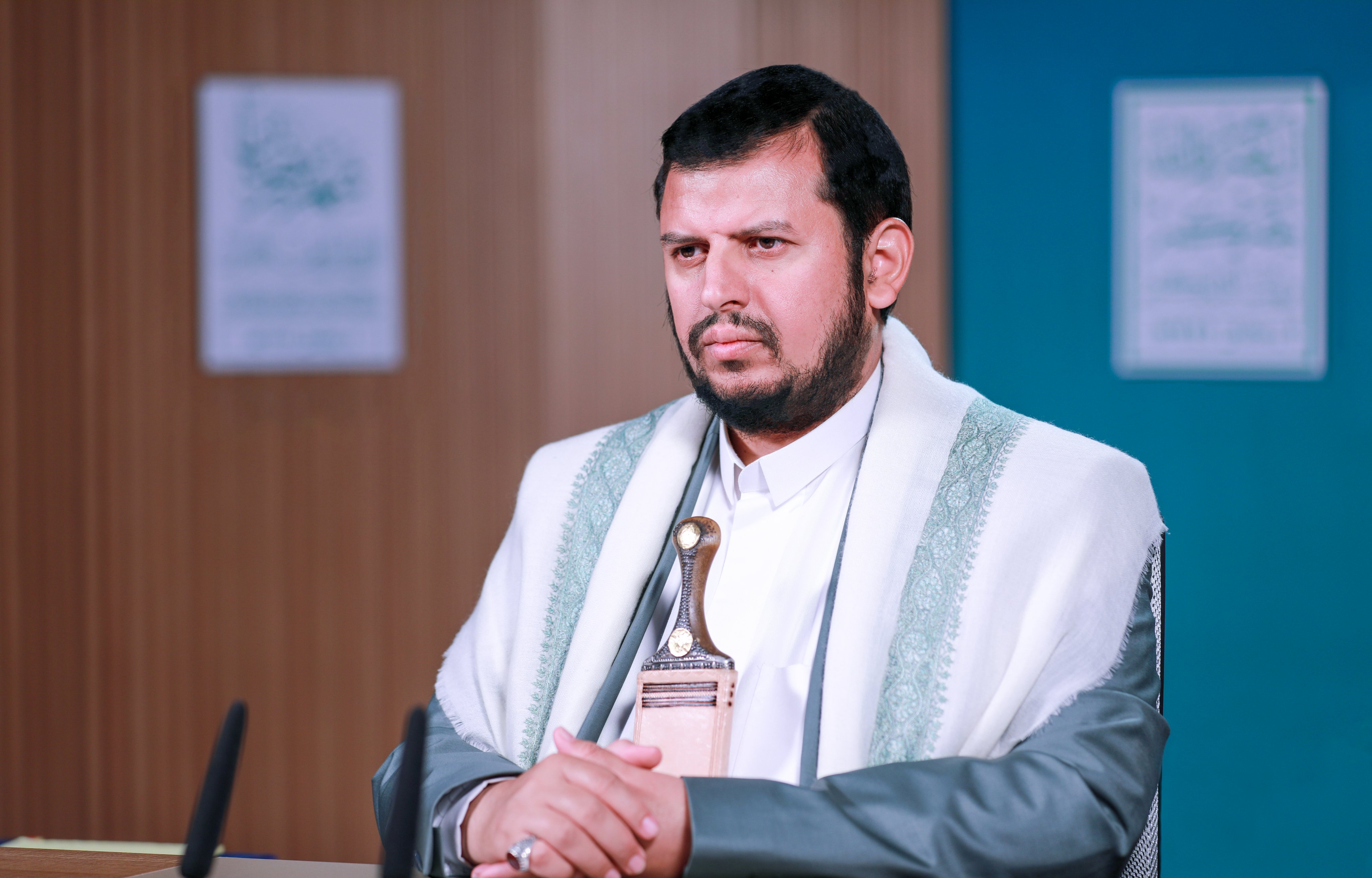 السيد عبدالملك الحوثي يكشف سبب تأخير الرد ويتوعد بهذا الأمر الهام ..