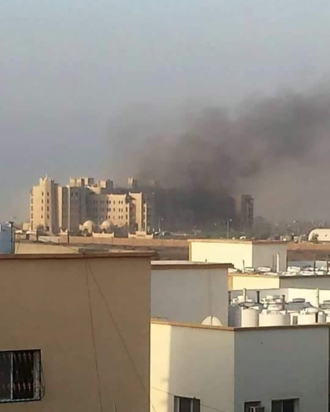 عدن : حريق يلتهم مقر حكومة معين 