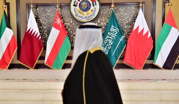 السعودية والإمارات تطيحان بمجلس التعاون الخليجي بهذه الطريقة 