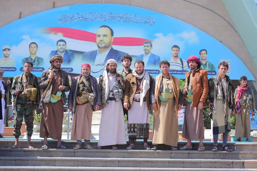 بالصور .. قيادي في حزب الاصلاح قائد كتيبة الامنيات بوزارة الدفاع  في مارب يصل العاصمة صنعاء برفقة 2 آخرون  .. الأسماء + المناصب