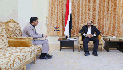 الرئيس مهدي المشاط يلتقي وزير الإتصالات ويناقش معه سير العمل بالوزارة والمؤسسات والهيئات التابعه لها