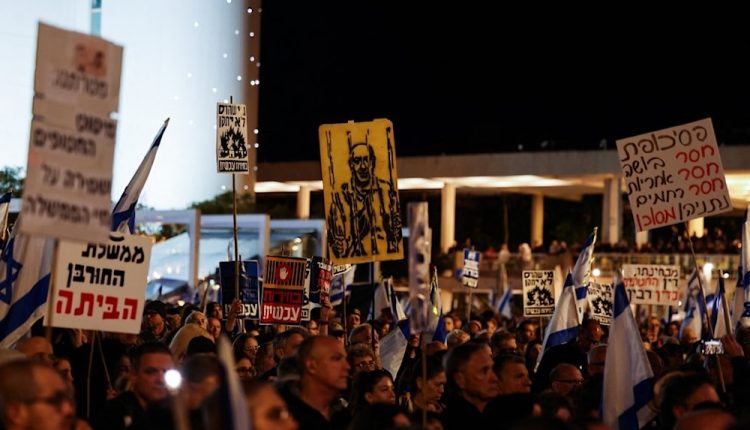 هذا مايدور في تل أبيب وحيفا ومايتعرض له نتنياهو في القدس والنيران تشتعل في هذة الاماكن ماذا يحدث؟