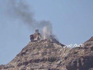 شاهد بالصور ..حفاة الأقدام يقتحمون مرة أخرى موقع الضبعه في نجران بإستخدام السلالم