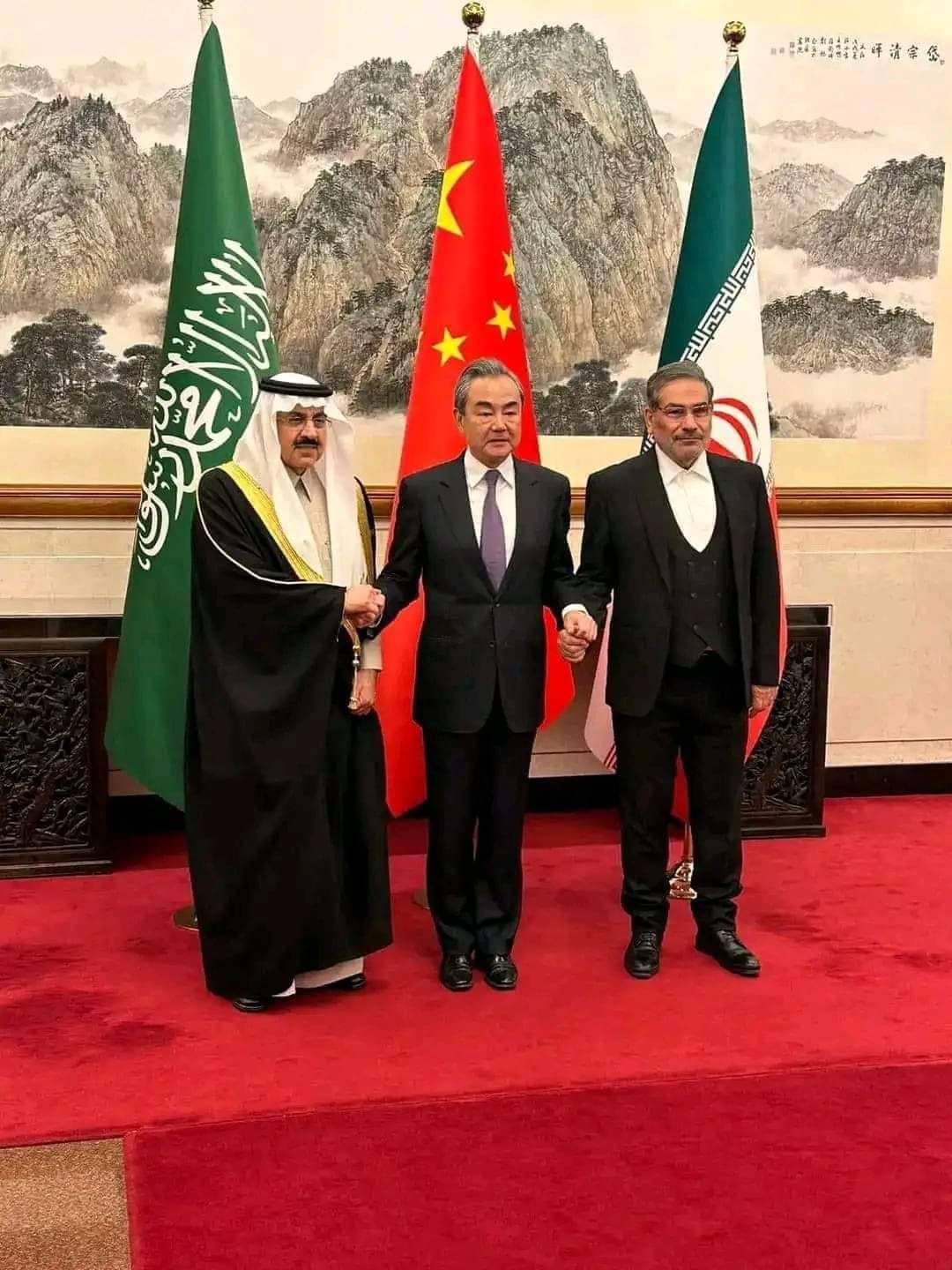 خالد الرويشان .. السعودية تفجر ثلاث قنابل