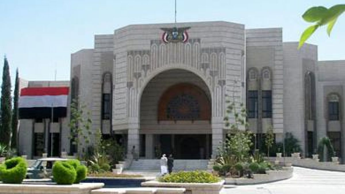 وكالة سبأ للأنباء تحسم الجدل حول خبر إستقالة رئيس وزراء حكومة الإنقاذ الوطني بالعاصمة صنعاء