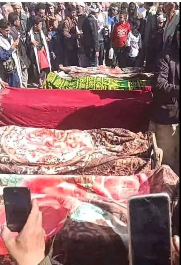 بالصورة ..بالقرب من صنعاء وفاة ثلاث نساء واربعه رجال من اسرة واحدة واصابة اخرين بجروح خطيره لهذا السبب