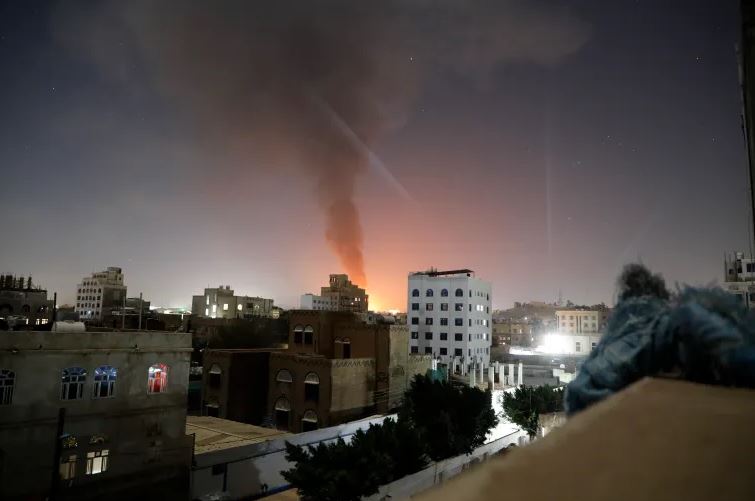 هكذا ردت حكومة صنعاء على الغارات الجوية التي شنتها مقاتلات تحالف العدوان الأمريكي البريطاني على اليمن