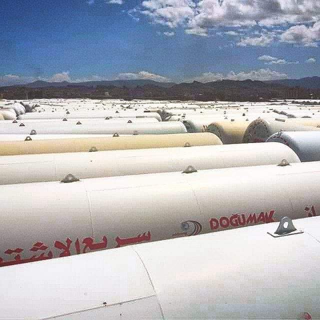 ورد الان .. مئات من القواطر المحمله بالغاز تقتحم العاصمه صنعاء وعدد من المحافظات وشركة الغاز تكشف عن موعد التوزيع للمواطنيين عبر المحطات