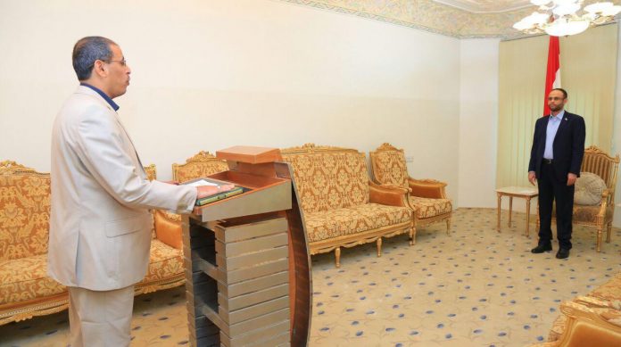 وزير الإعلام يؤدي اليمين الدستوريه أمام الرئيس المشاط