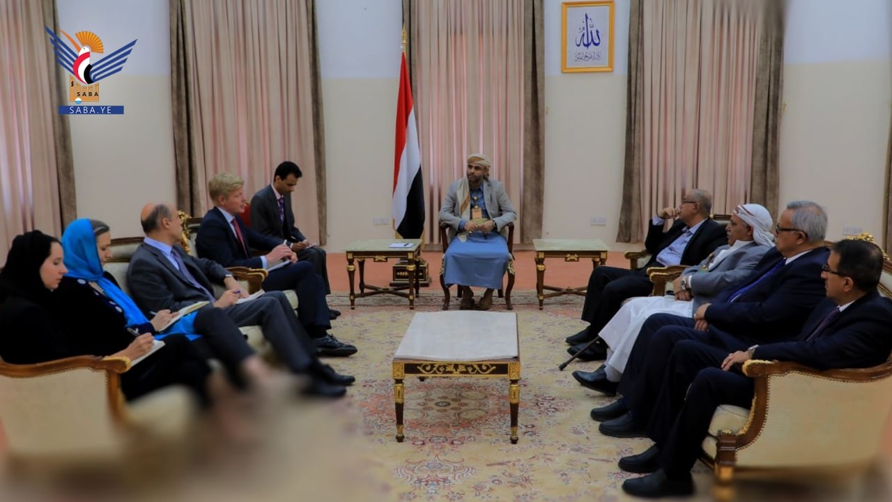 عاجل .. كلمه هامه للرئيس المشاط مع قيادات الدوله يكشف فيها نتائج اللقاء مع المبعوث الأممي ..