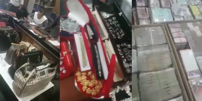 شاهد بالصورة حقائب بها ملايين الدولارات والماس والذهب عثر عليها بمنزل رئيس وزراء هذا البلد بعد محاولته الهرب لدولة أخرى