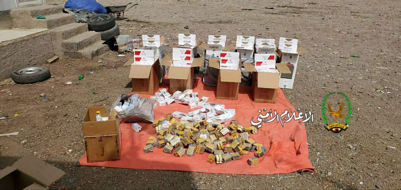 مكافحة التهريب بتعز تضبط بضائع ممنوعة ومهربة .. صور